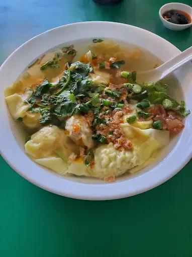 Vietnamese spring rolls at Kim Thanh Restaurant Winnipeg